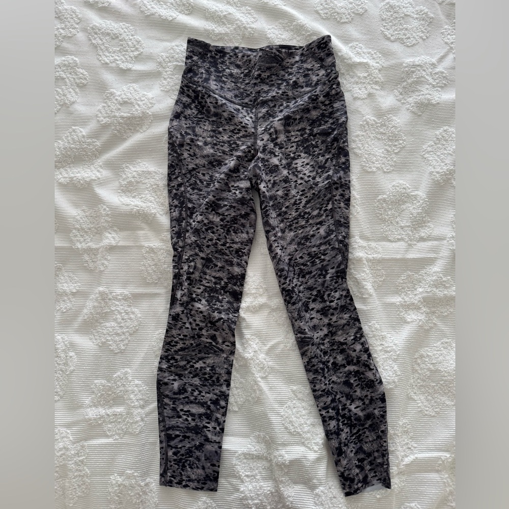 Lululemon Athletica Black and Gray Patterned Leggings